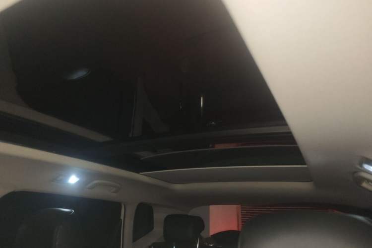 Used Volkswagen Tharu 2022 280TSI Two-Wheel-Drive Luxury Edition Headliner