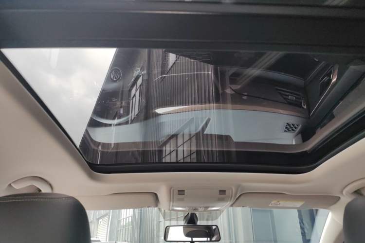Used Volkswagen Tharu 2022 280TSI Two-Wheel-Drive Luxury Edition Headliner