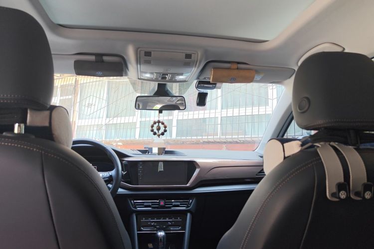 Used Volkswagen Tharu 2022 280TSI Two-Wheel-Drive Luxury Edition Headliner