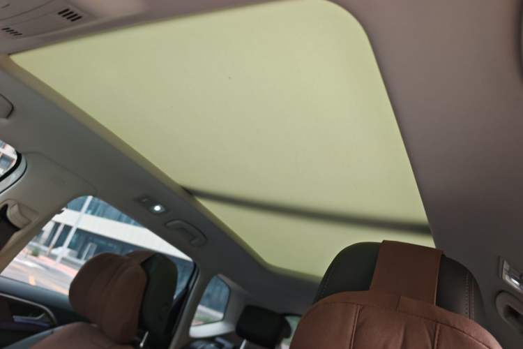 Used Volkswagen Tharu 2022 280TSI Two-Wheel-Drive Luxury Edition Headliner
