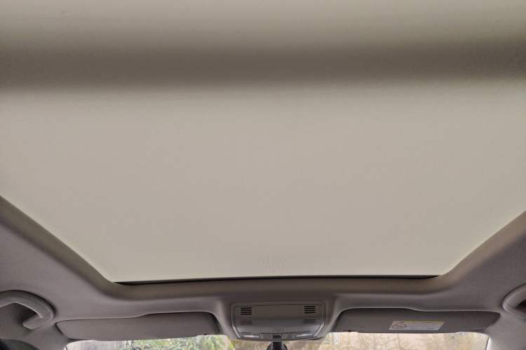 Used Volkswagen Tharu 2022 280TSI Two-Wheel-Drive Luxury Edition Headliner