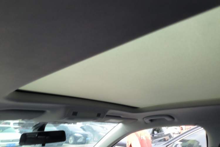 Used Volkswagen Tharu 2022 280TSI Two-Wheel-Drive Luxury Edition Headliner