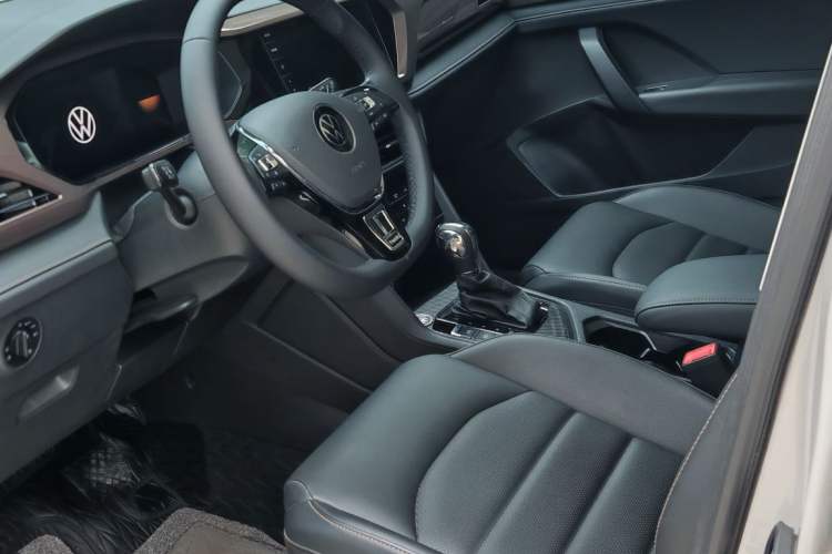Used Volkswagen Tharu 2022 280TSI Two-Wheel-Drive Luxury Edition Interior 1