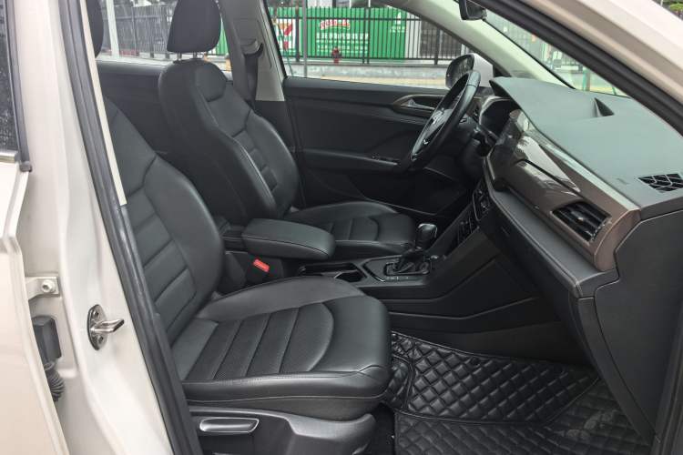 Used Volkswagen Tharu 2022 280TSI Two-Wheel-Drive Luxury Edition Interior 10