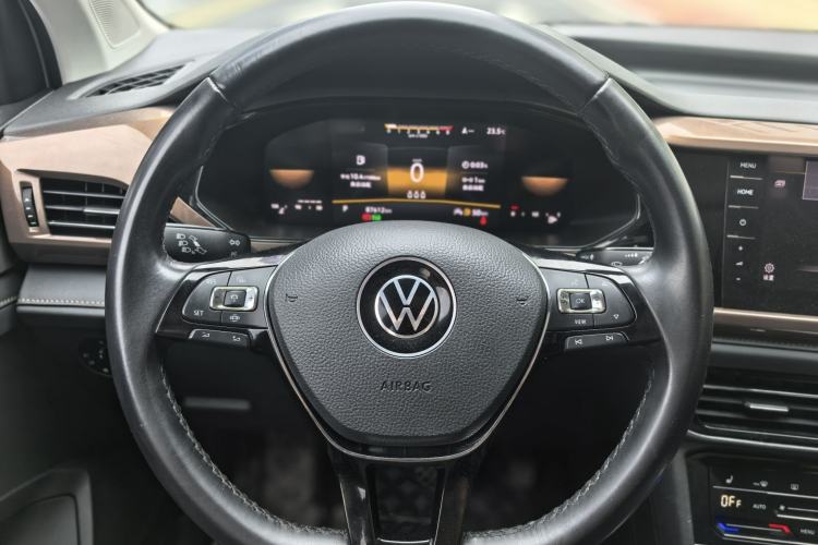 Used Volkswagen Tharu 2022 280TSI Two-Wheel-Drive Luxury Edition Interior 2