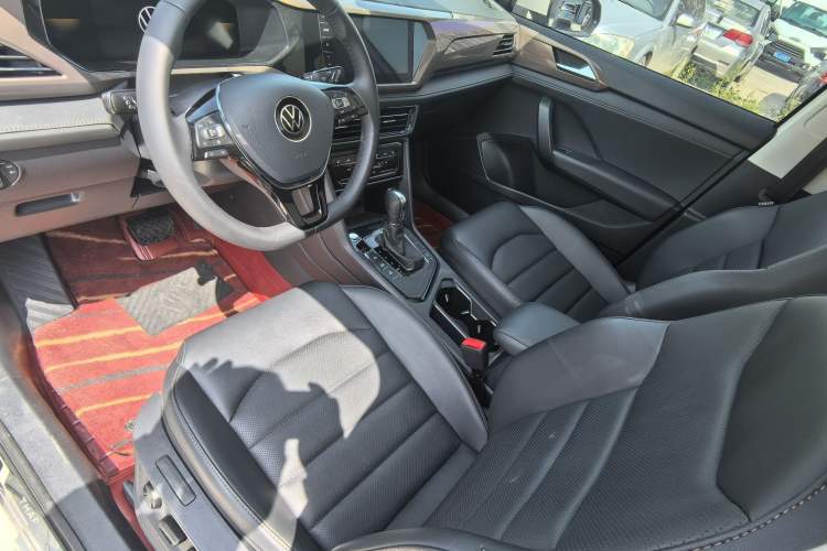 Used Volkswagen Tharu 2022 280TSI Two-Wheel-Drive Luxury Edition Interior 2