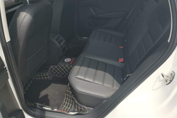 Used Volkswagen Tharu 2022 280TSI Two-Wheel Drive Comfort Edition Interior 2