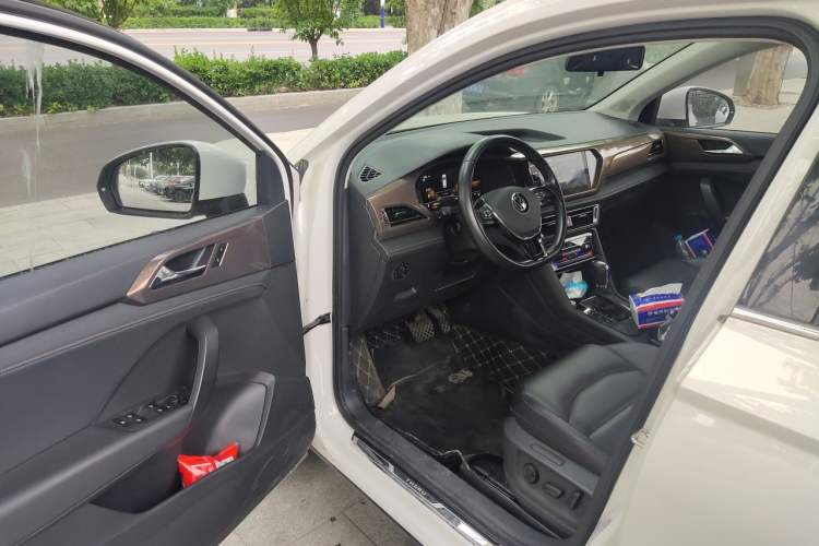 Used Volkswagen Tharu 2022 280TSI Two-Wheel-Drive Luxury Edition Interior 3