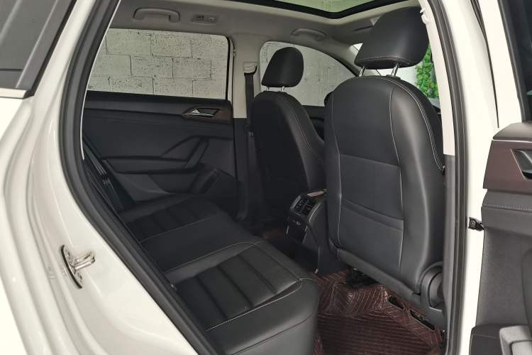 Used Volkswagen Tharu 2022 280TSI Two-Wheel-Drive Luxury Edition Interior 3