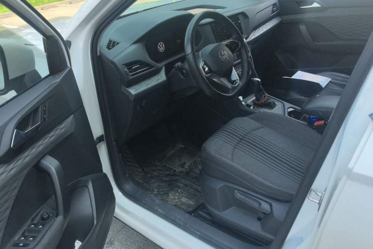 Used Volkswagen Tharu 2022 280TSI Two-Wheel Drive Trend Edition Interior 3