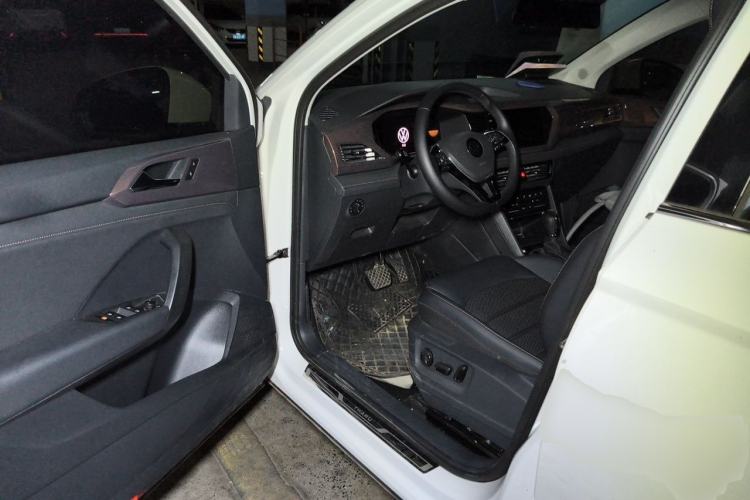 Used Volkswagen Tharu 2022 280TSI Two-Wheel-Drive Luxury Edition Interior 3