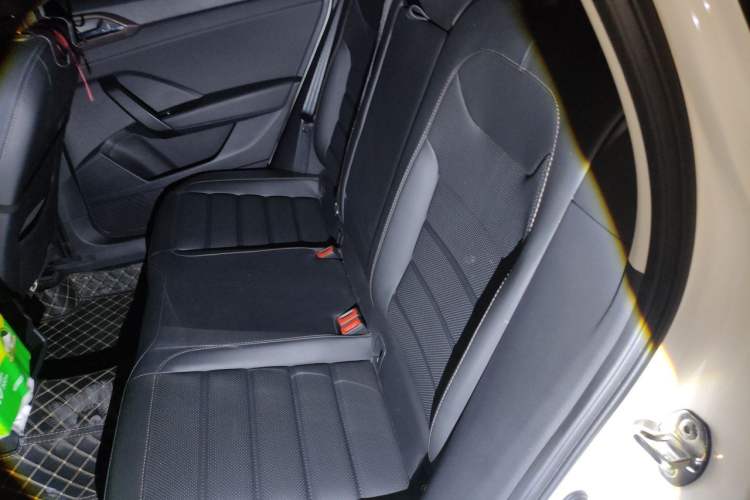 Used Volkswagen Tharu 2022 280TSI Two-Wheel-Drive Luxury Edition Interior 4
