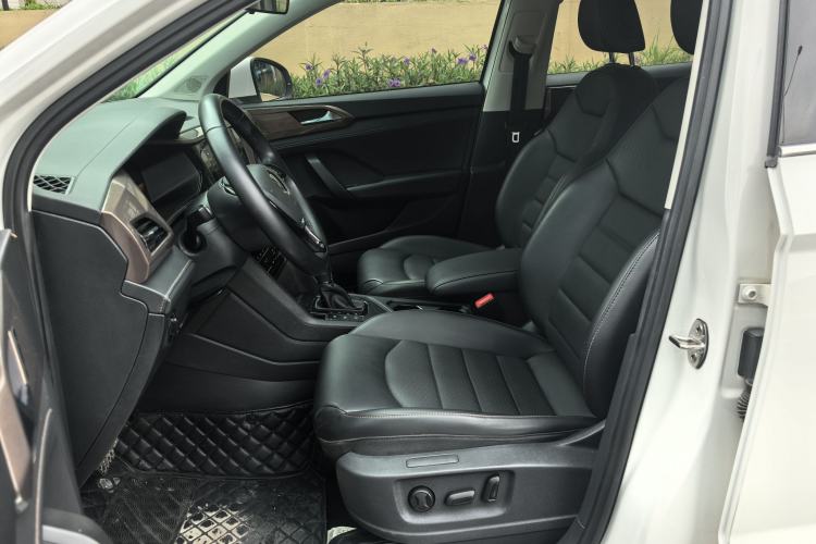 Used Volkswagen Tharu 2022 280TSI Two-Wheel-Drive Luxury Edition Interior 4