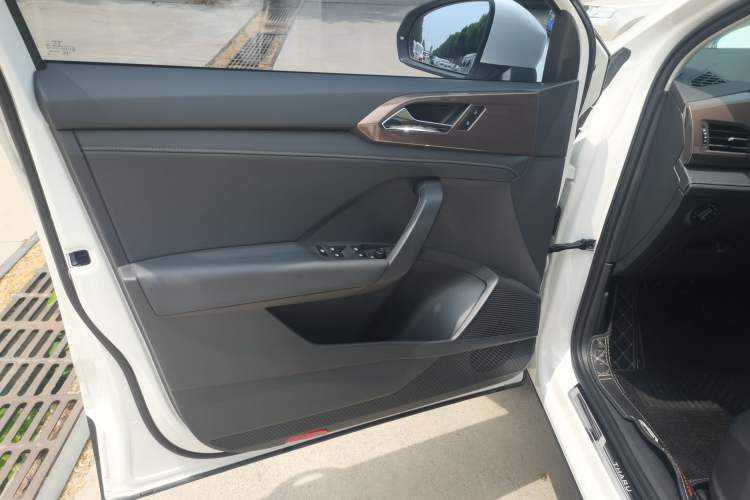 Used Volkswagen Tharu 2022 280TSI Two-Wheel Drive Comfort Edition Interior 5