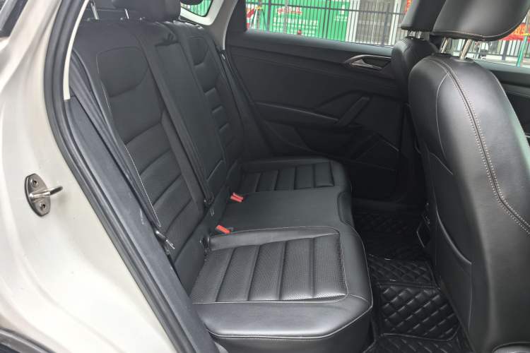 Used Volkswagen Tharu 2022 280TSI Two-Wheel-Drive Luxury Edition Interior 8