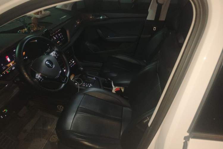 Used Volkswagen Tharu 2022 280TSI Two-Wheel-Drive Luxury Edition Left Front Seat