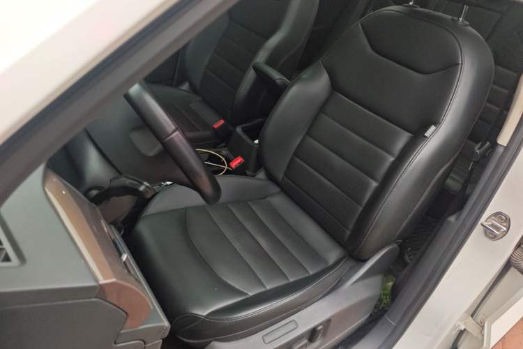 Used Volkswagen Tharu 2022 280TSI Two-Wheel-Drive Luxury Edition Left Front Seat