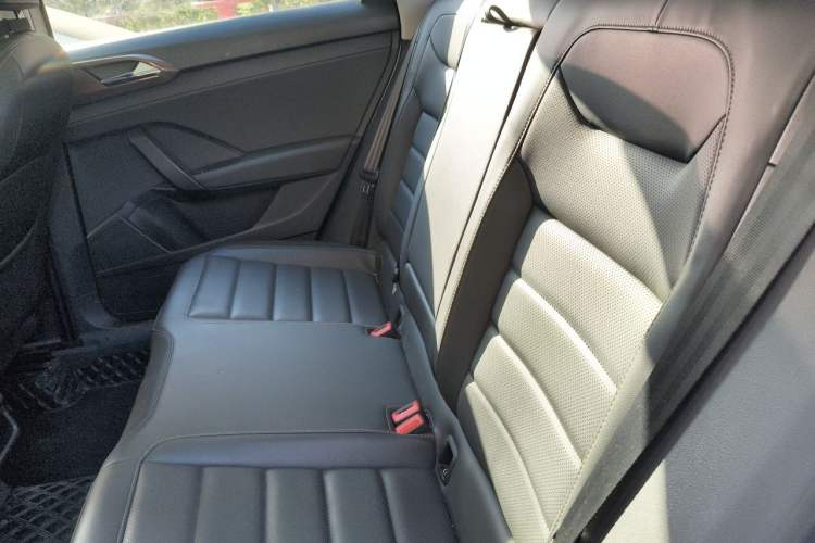 Used Volkswagen Tharu 2022 280TSI Two-Wheel-Drive Luxury Edition Left Rear Seat