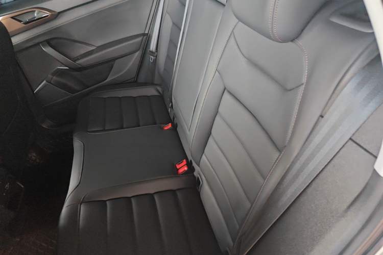 Used Volkswagen Tharu 2022 280TSI Two-Wheel-Drive Luxury Edition Left Rear Seat
