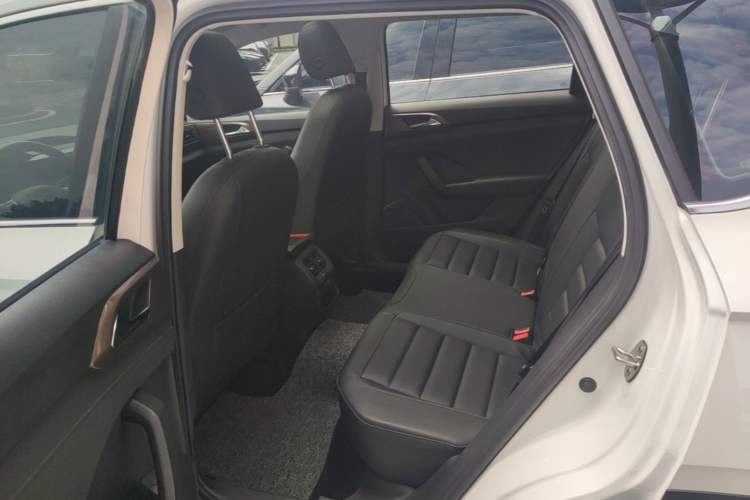 Used Volkswagen Tharu 2022 280TSI Two-Wheel-Drive Luxury Edition Left Rear Seat