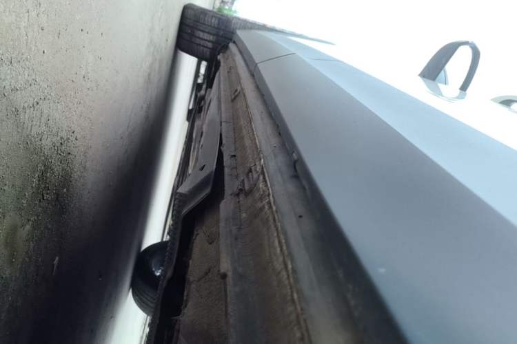 Used Volkswagen Tharu 2022 280TSI Two-Wheel-Drive Luxury Edition Left Side Sill