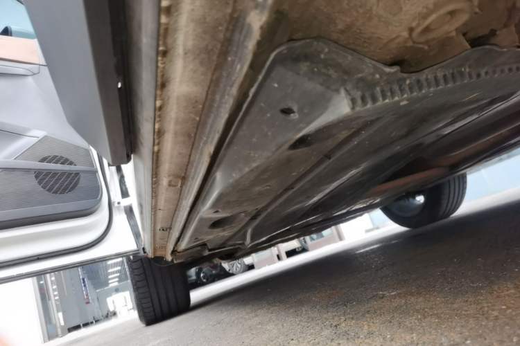 Used Volkswagen Tharu 2022 280TSI Two-Wheel-Drive Luxury Edition Left Side Sill