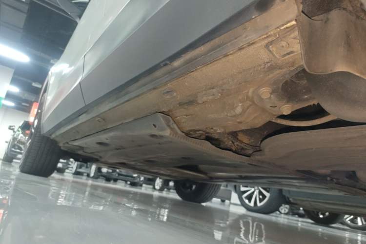 Used Volkswagen Tharu 2022 280TSI Two-Wheel-Drive Luxury Edition Left Side Sill