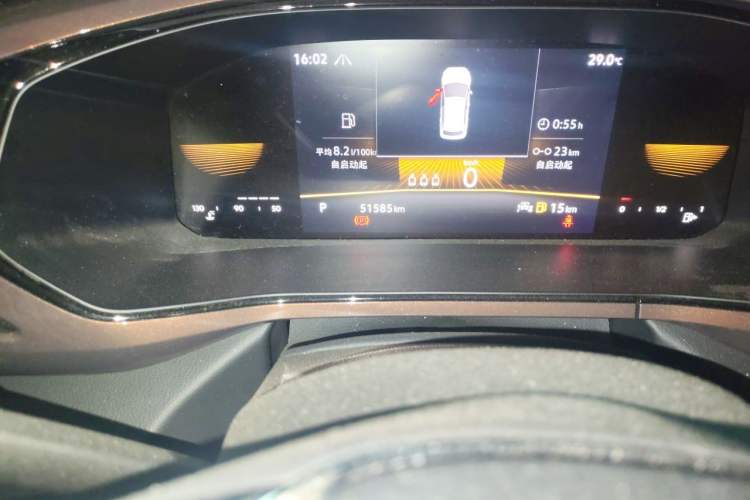 Used Volkswagen Tharu 2022 280TSI Two-Wheel-Drive Luxury Edition Odometer Close Up
