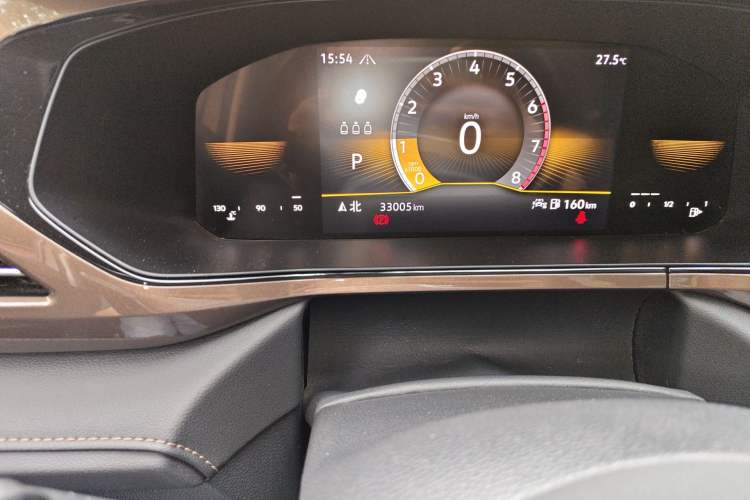 Used Volkswagen Tharu 2022 280TSI Two-Wheel-Drive Luxury Edition Odometer Close Up