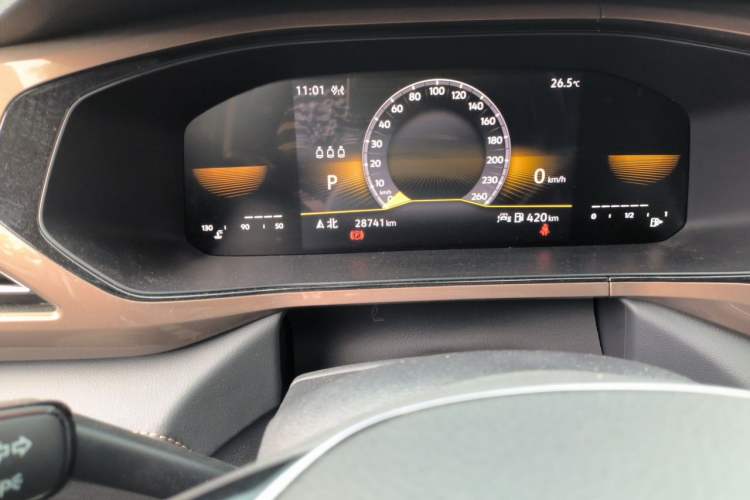 Used Volkswagen Tharu 2022 280TSI Two-Wheel-Drive Luxury Edition Odometer Close Up