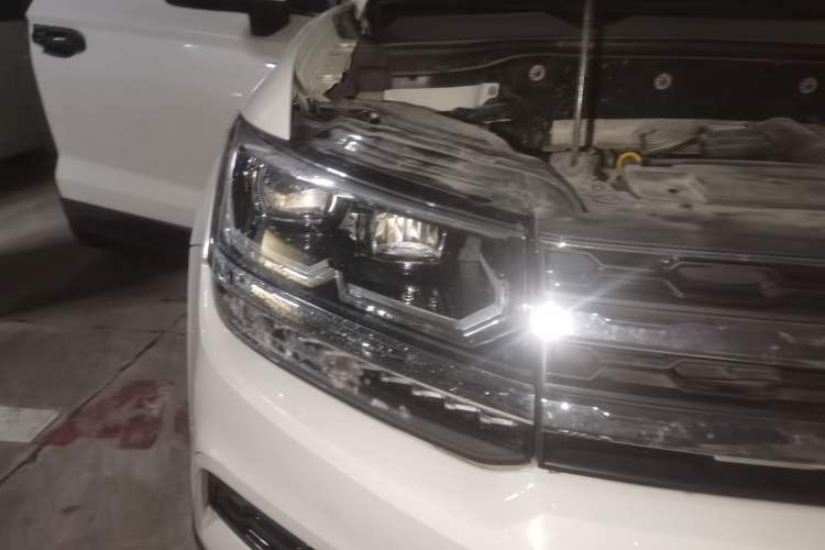 Used Volkswagen Tharu 2022 280TSI Two-Wheel-Drive Luxury Edition Right Front Headlight