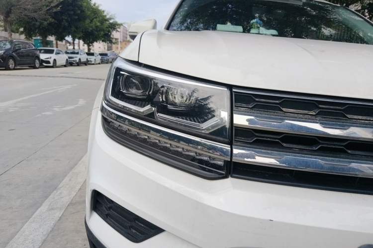 Used Volkswagen Tharu 2022 280TSI Two-Wheel-Drive Luxury Edition Right Front Headlight