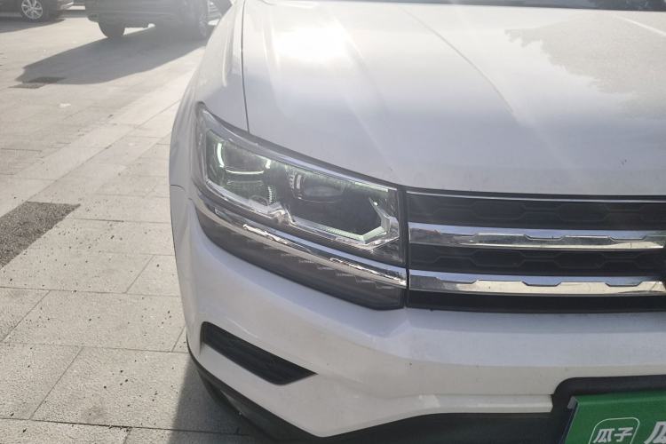 Used Volkswagen Tharu 2022 280TSI Two-Wheel-Drive Luxury Edition Right Front Headlight