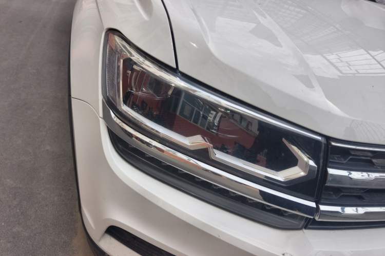 Used Volkswagen Tharu 2022 280TSI Two-Wheel-Drive Luxury Edition Right Front Headlight