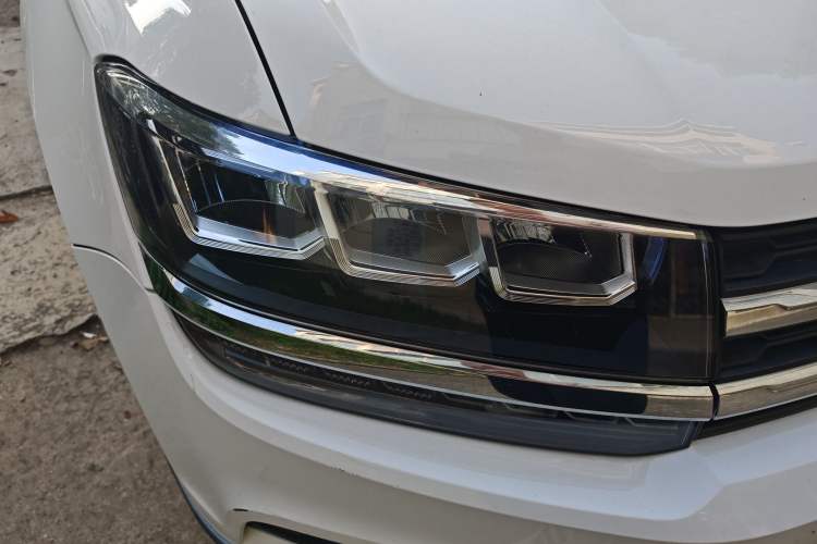 Used Volkswagen Tharu 2022 280TSI Two-Wheel Drive Comfort Edition Right Front Headlight