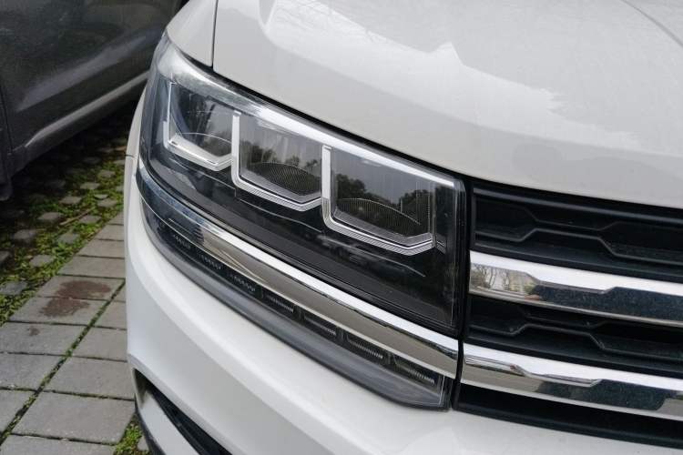 Used Volkswagen Tharu 2022 280TSI Two-Wheel Drive Trend Edition Right Front Headlight