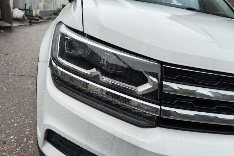 Used Volkswagen Tharu 2022 280TSI Two-Wheel-Drive Luxury Edition Right Front Headlight