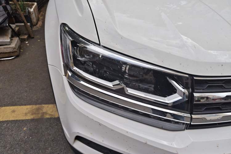 Used Volkswagen Tharu 2022 280TSI Two-Wheel-Drive Luxury Edition Right Front Headlight
