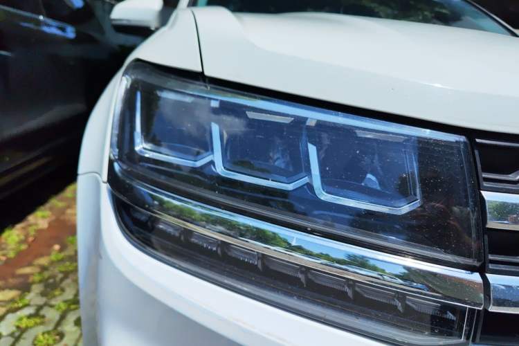 Used Volkswagen Tharu 2022 280TSI Two-Wheel Drive Trend Edition Right Front Headlight