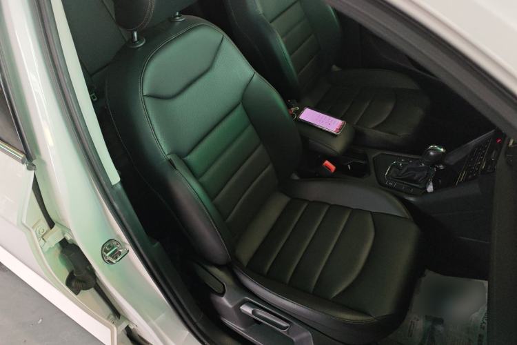 Used Volkswagen Tharu 2022 280TSI Two-Wheel-Drive Luxury Edition Right Front Seat