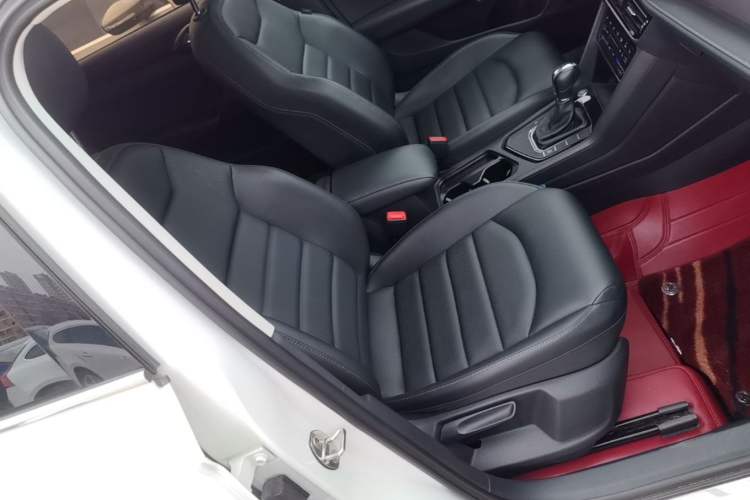 Used Volkswagen Tharu 2022 280TSI Two-Wheel-Drive Luxury Edition Right Front Seat