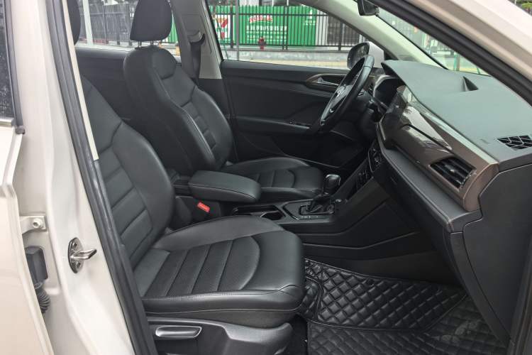 Used Volkswagen Tharu 2022 280TSI Two-Wheel-Drive Luxury Edition Right Front Seat