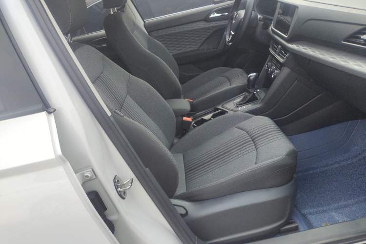 Used Volkswagen Tharu 2022 280TSI Two-Wheel Drive Trend Edition Right Front Seat