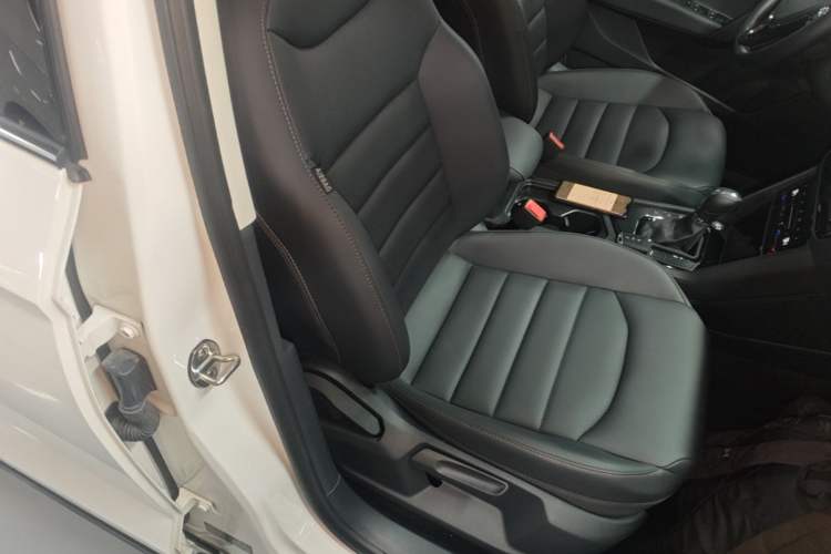 Used Volkswagen Tharu 2022 280TSI Two-Wheel-Drive Luxury Edition Right Front Seat