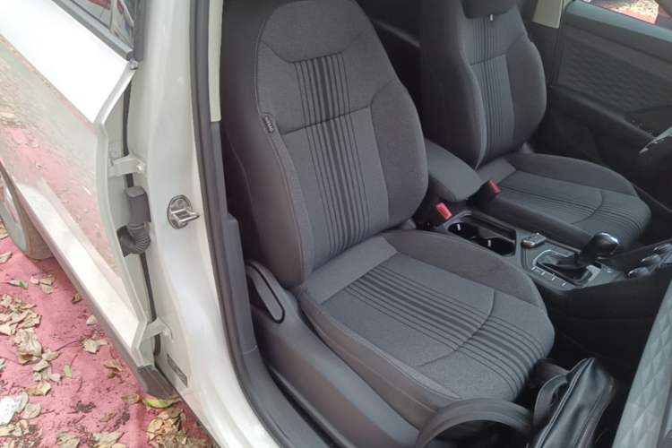 Used Volkswagen Tharu 2022 280TSI Two-Wheel Drive Trend Edition Right Front Seat