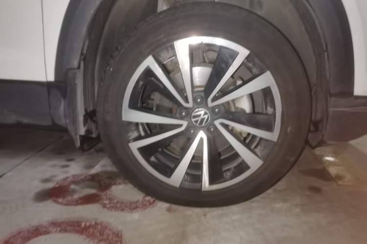 Used Volkswagen Tharu 2022 280TSI Two-Wheel-Drive Luxury Edition Right Front Wheel Hub
