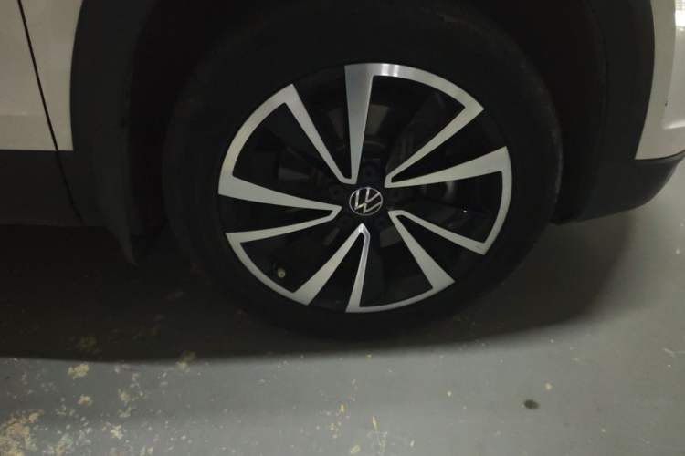 Used Volkswagen Tharu 2022 280TSI Two-Wheel-Drive Luxury Edition Right Front Wheel Hub