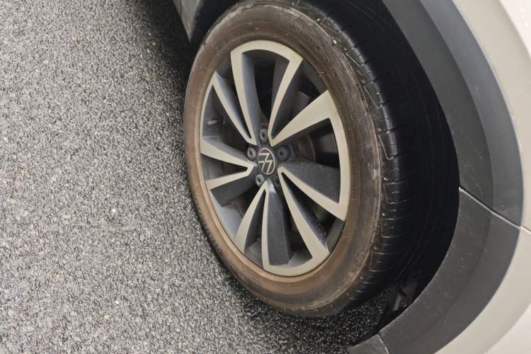 Used Volkswagen Tharu 2022 280TSI Two-Wheel-Drive Luxury Edition Right Front Wheel Hub