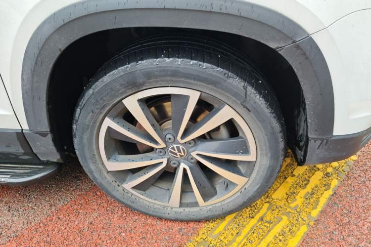 Used Volkswagen Tharu 2022 280TSI Two-Wheel-Drive Luxury Edition Right Front Wheel Hub