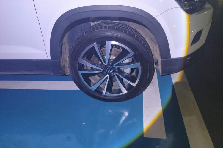 Used Volkswagen Tharu 2022 280TSI Two-Wheel-Drive Luxury Edition Right Front Wheel Hub
